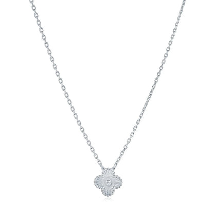 Silver lucky clover necklace for women in stainless steel, minimalist jewelry