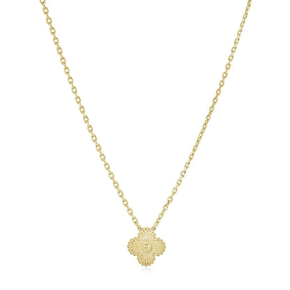 Gold lucky clover necklace for women in stainless steel, minimalist jewelry