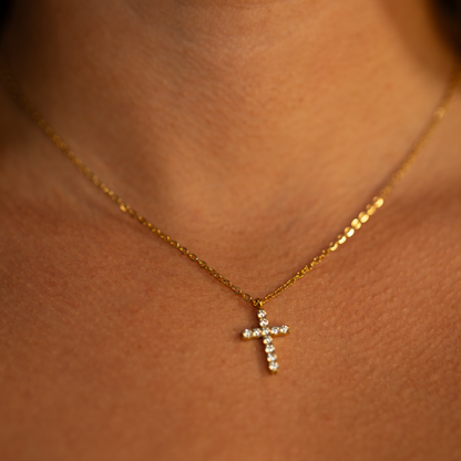 Collier pendentif crucifix en Or avec pierres de zircone cubique sur une chaîne fine - Acier inoxydable