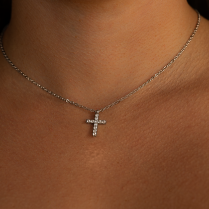 Collier pendentif crucifix en Or avec pierres de zircone cubique sur une chaîne fine - Acier inoxydable